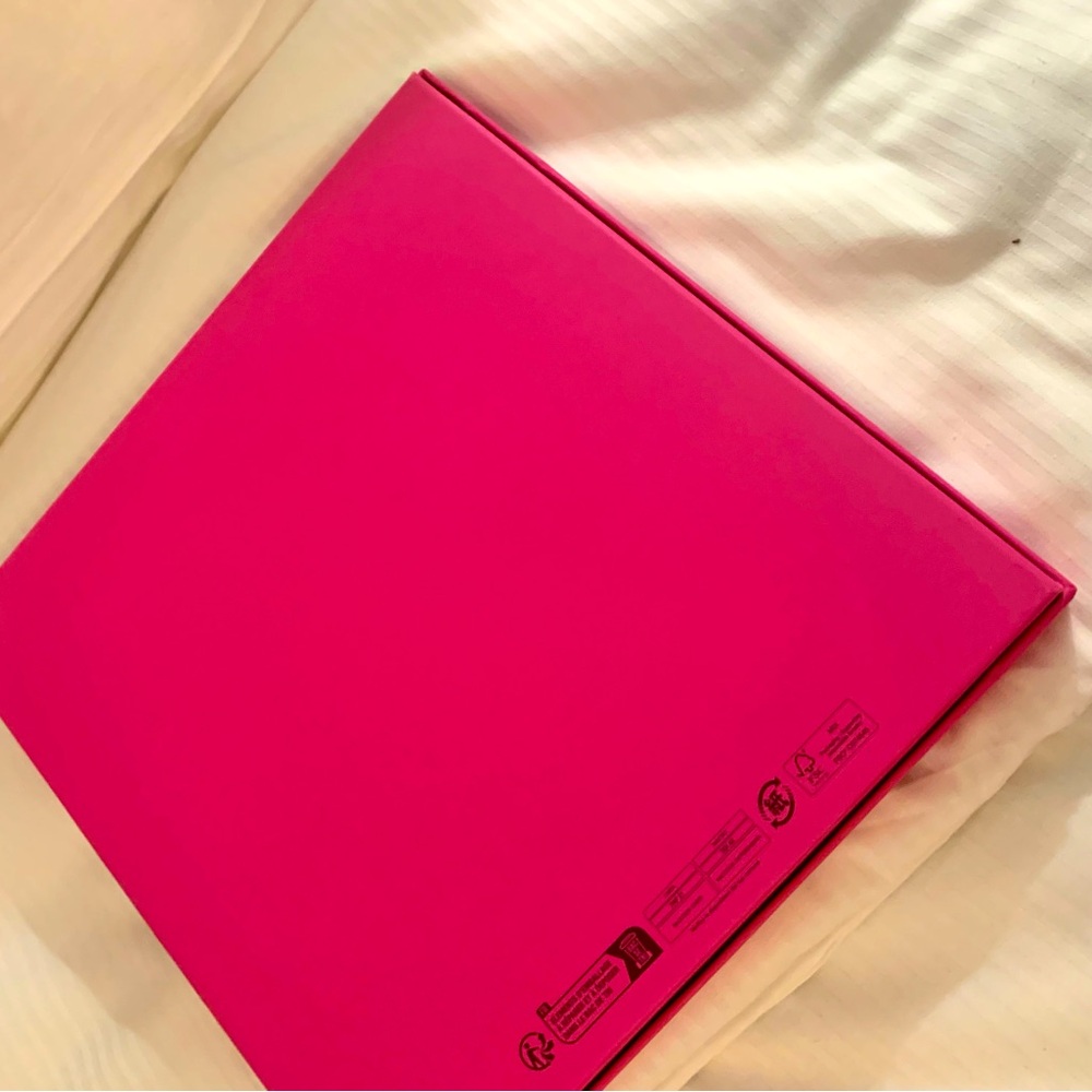 Brand new rare,authentic gorgeous Emilio Pucci gift box.Great for collectors. - Picture 3 of 4